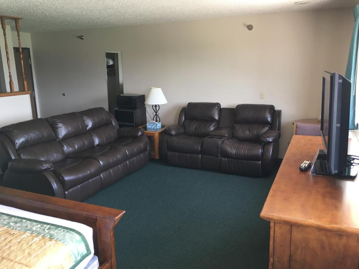 Cassville Four Seasons Inn & Suites Exterior foto